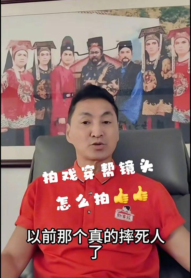 64岁的何家劲现状大公开，状态超好不显老，亲口讲述拍戏故事和退出娱乐圈的原因插图1